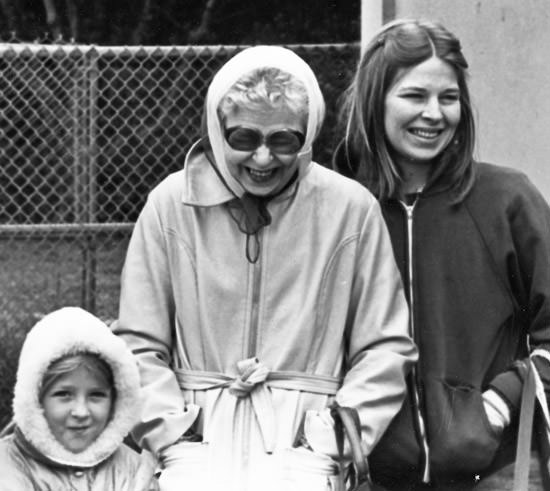 Lisa, Laurina and Sheryl at the SF Zoo, 1981
