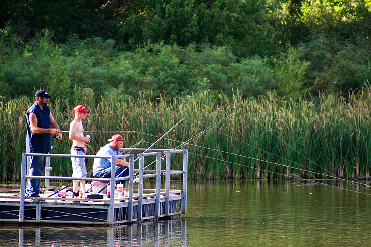 August Fishing || Canon350d/EF100-300/F-5.6@300 | 1/800s | f5.6 | ISO800 | handheld