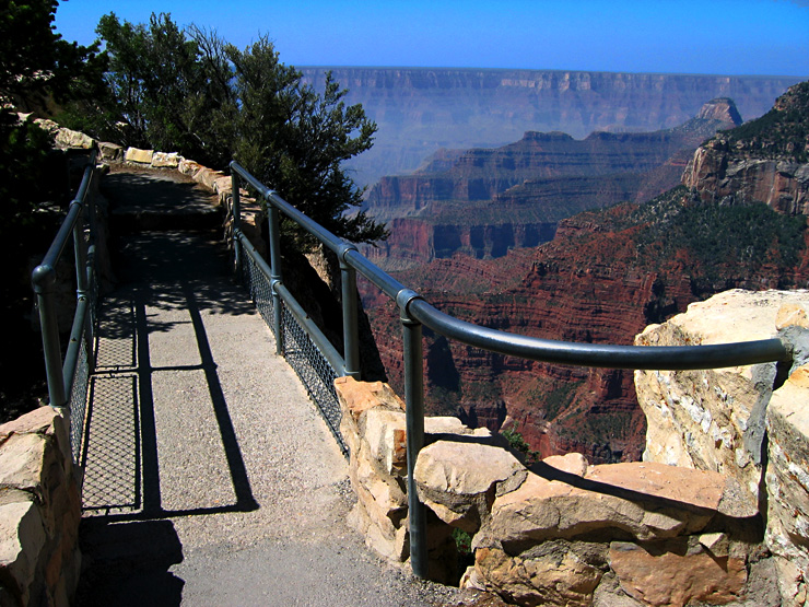Grand Canyon, North Rim|| Canon Powershot S45/7.1mm (~36mm 35mm equiv) | 1/1000s | f5.0 | ISO100? |handheld