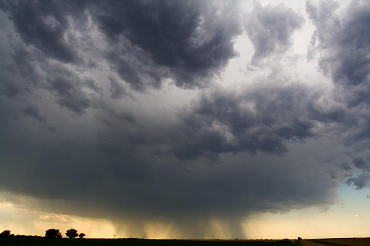 Prairie Rain || Canon350d/EF17-40/F4L@17 | 1/200s | f7.1 | ISO400 | handheld